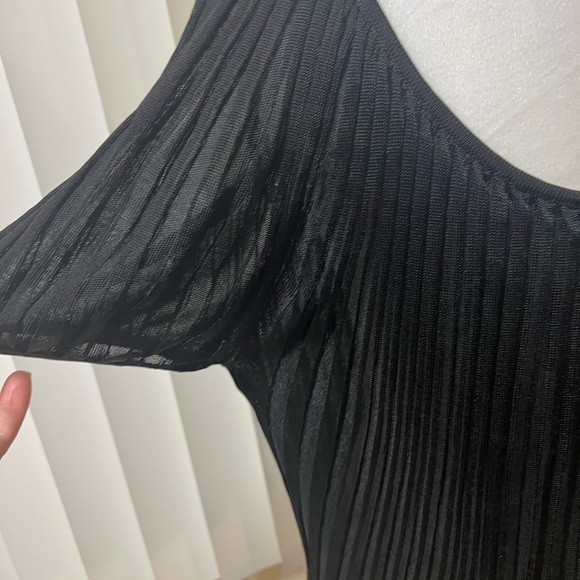 WHITE HOUSE BLACK MARKET TOP SIZE M. - Picture 9 of 12